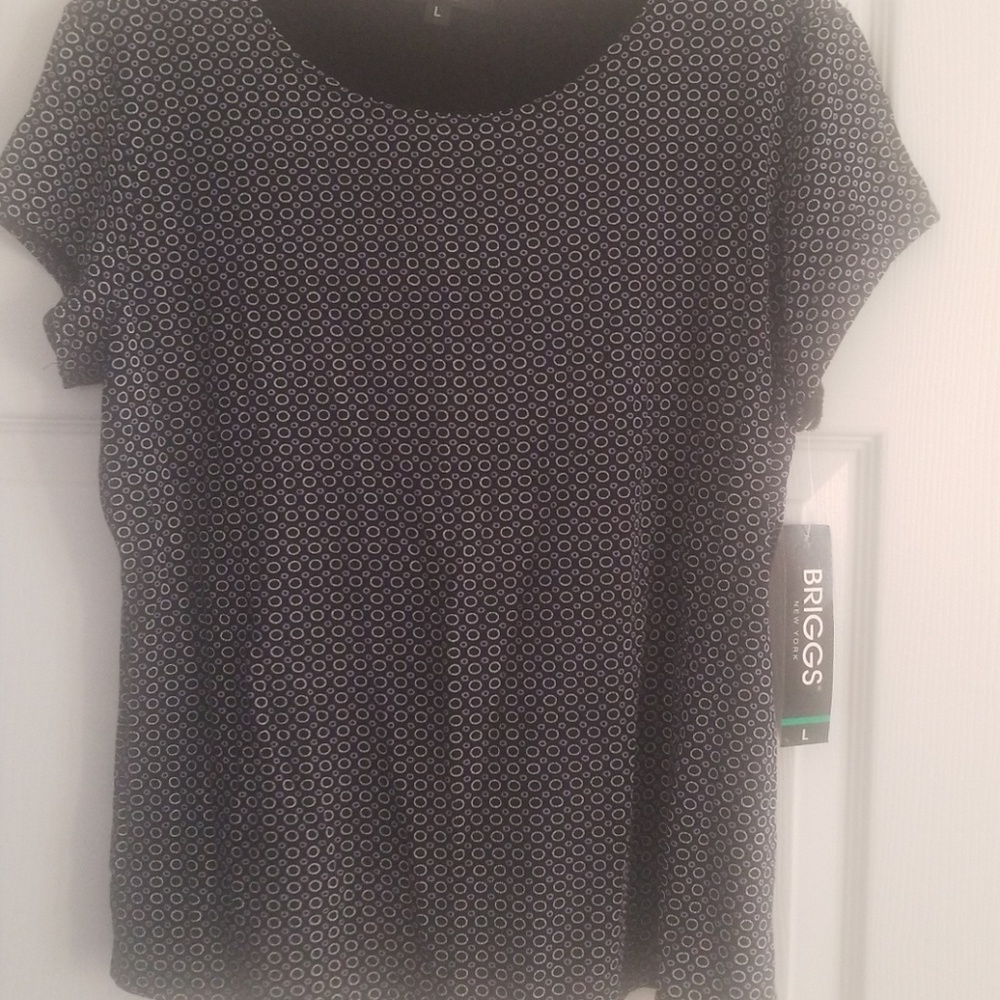 Blouse with circle pattern
